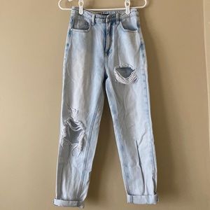 Nasty Gal Lightwash Highrise Mom Jean - size 0/1